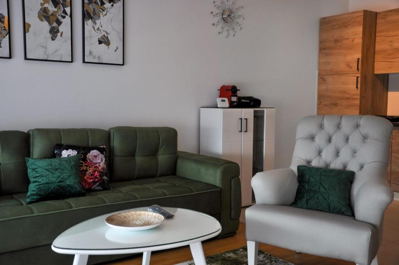 Atena Apartment *