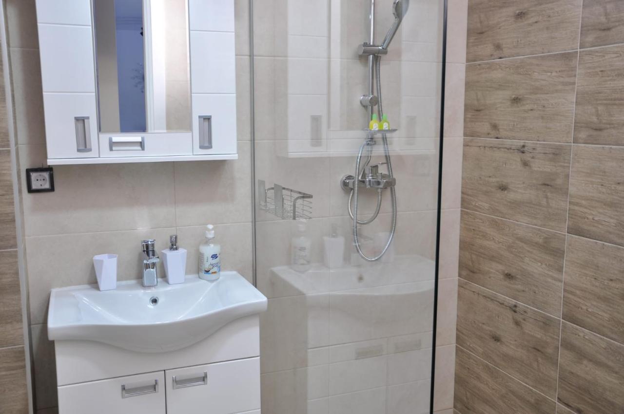 Atena Apartment *